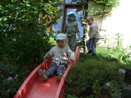Rutsche im Garten